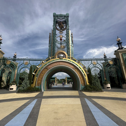 CHOOSE YOUR THEME PARK ADVENTURE