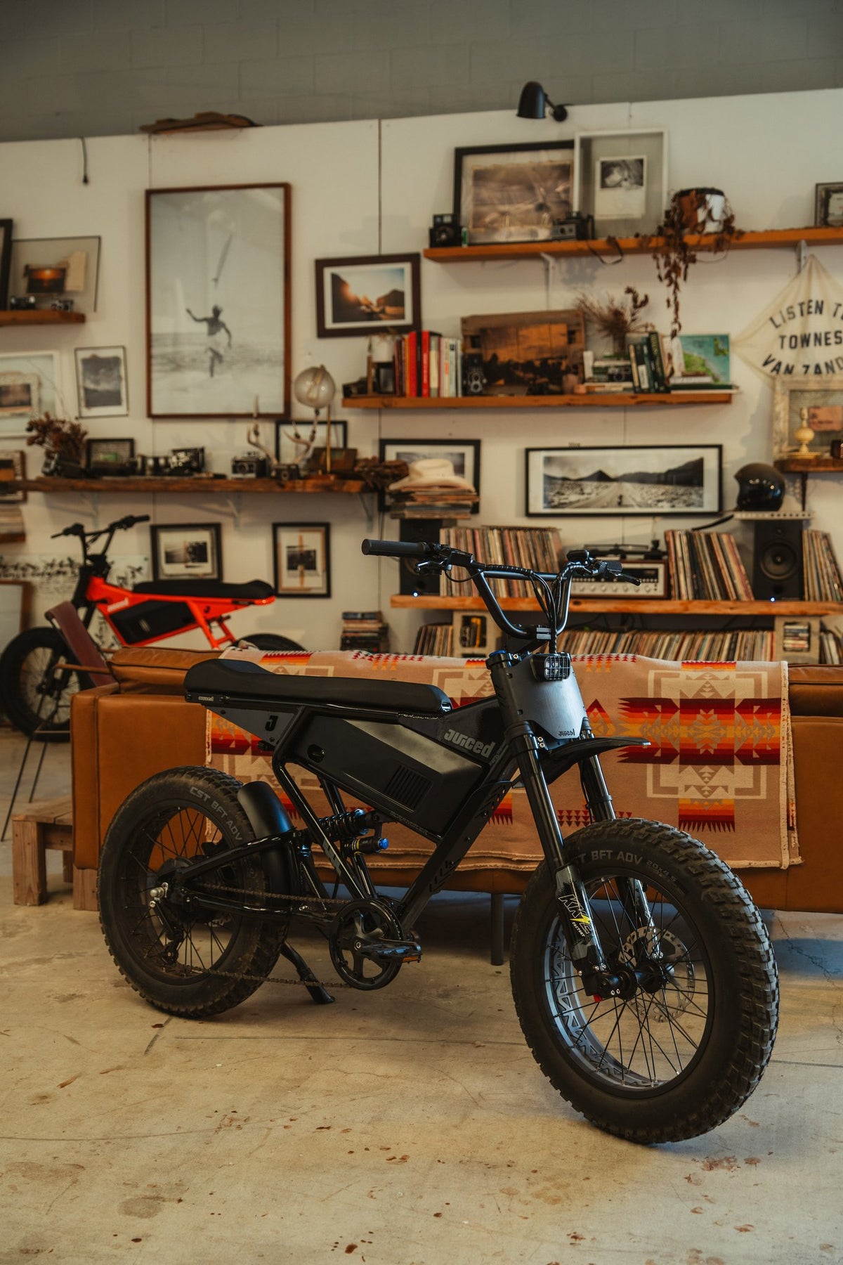 JUICED SCRAMBLER FULL SUSPENSION ELECTRIC PIT BIKE