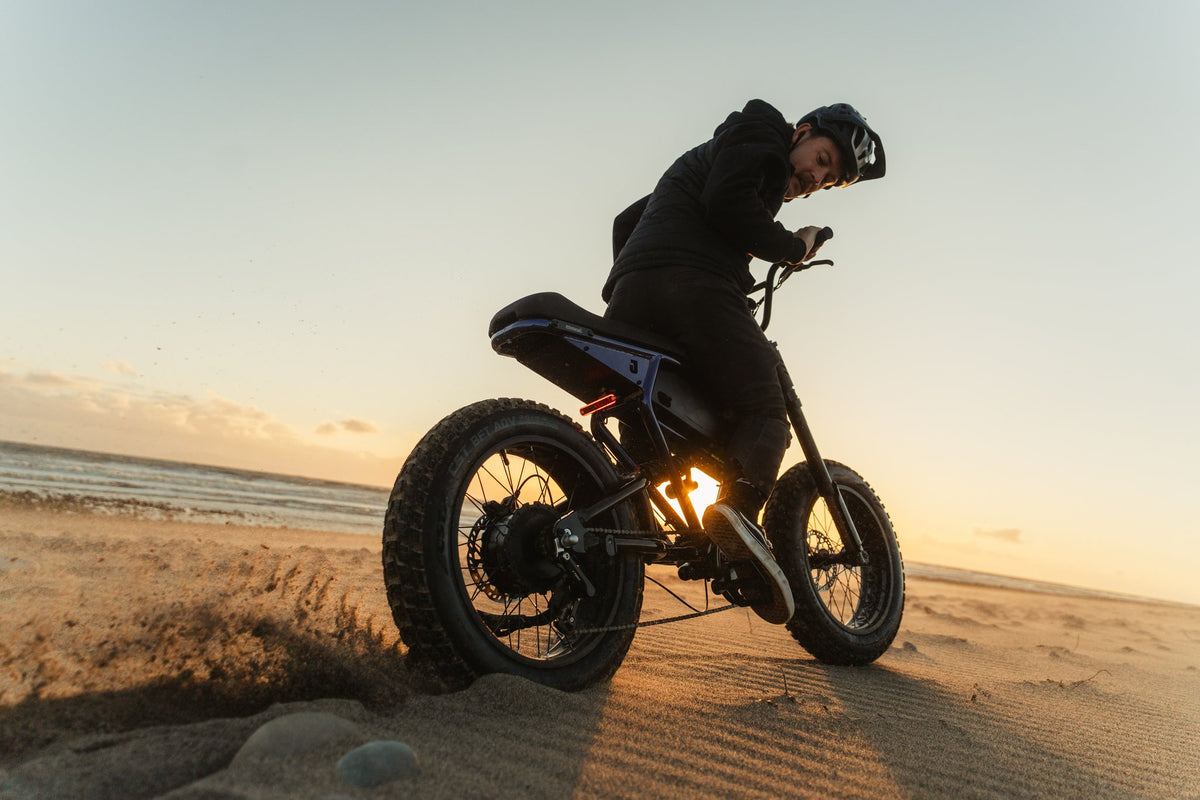 JUICED SCRAMBLER FULL SUSPENSION ELECTRIC PIT BIKE