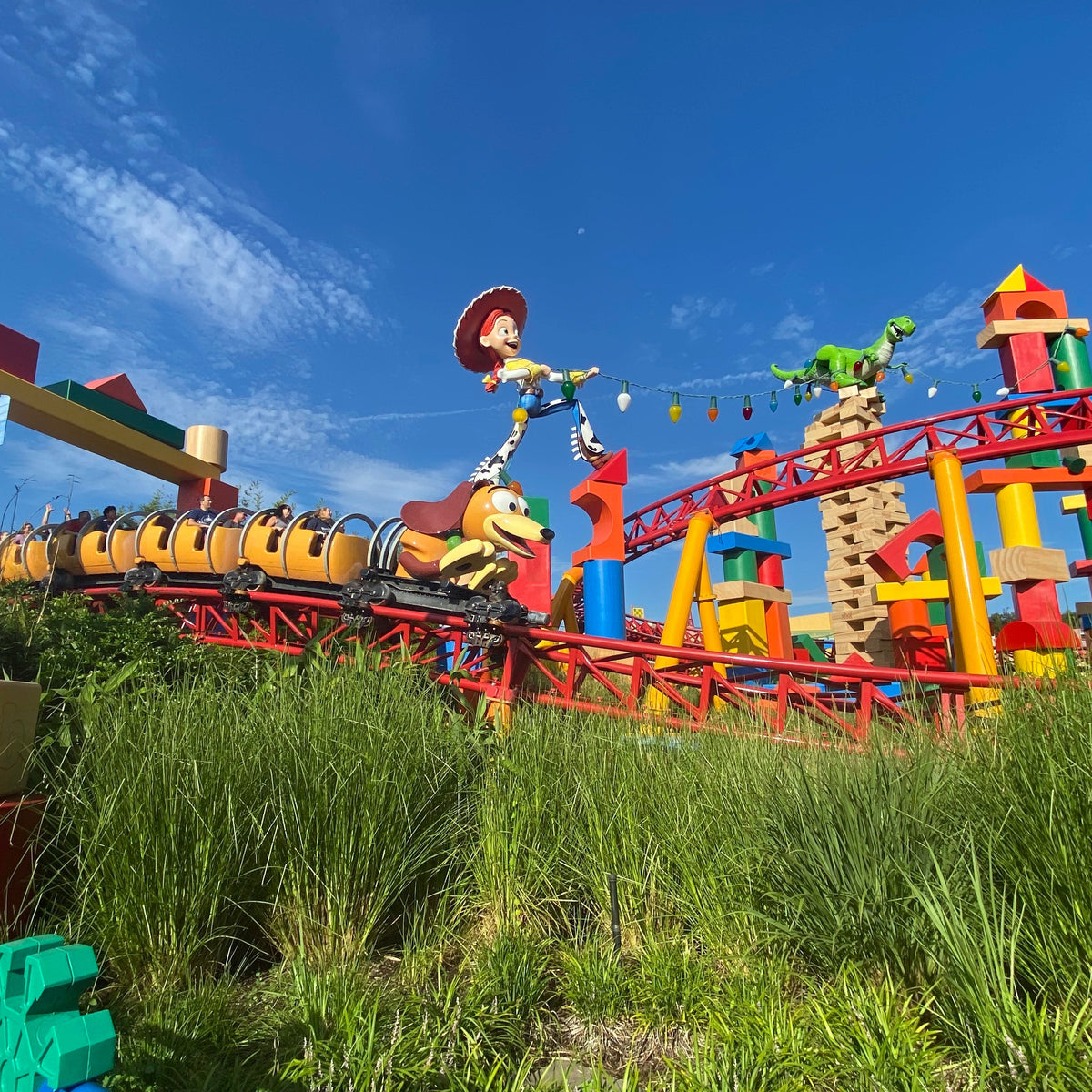 CHOOSE YOUR THEME PARK ADVENTURE