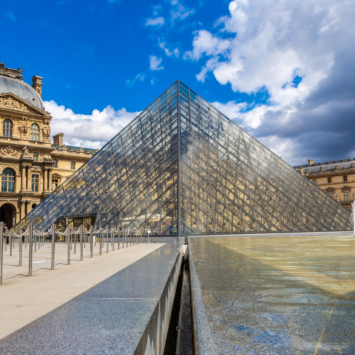 ULTIMATE ROMANTIC PARISIAN GETAWAY